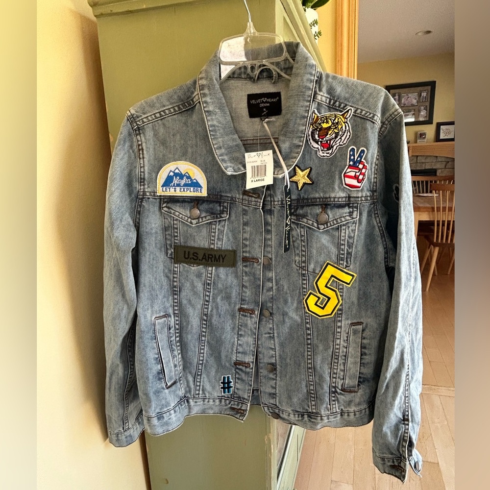 NWT Velvet Heart Women's Blue Denim Jean Jacket with Decorative Patches, Size XL